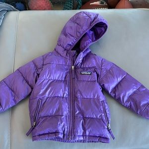 Patagonia Hi-Loft down sweater hoody in purple excellent condition